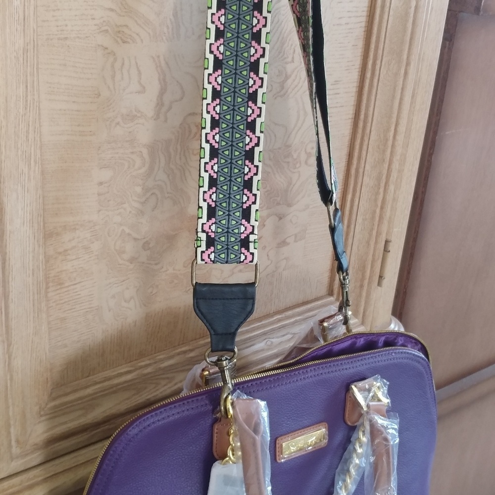 Guitar strap not selling just showcasing.